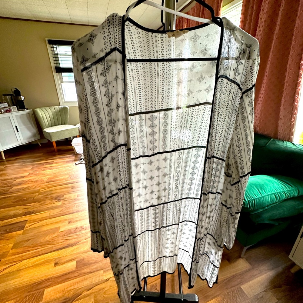 A kimono/cover up from the Buckle